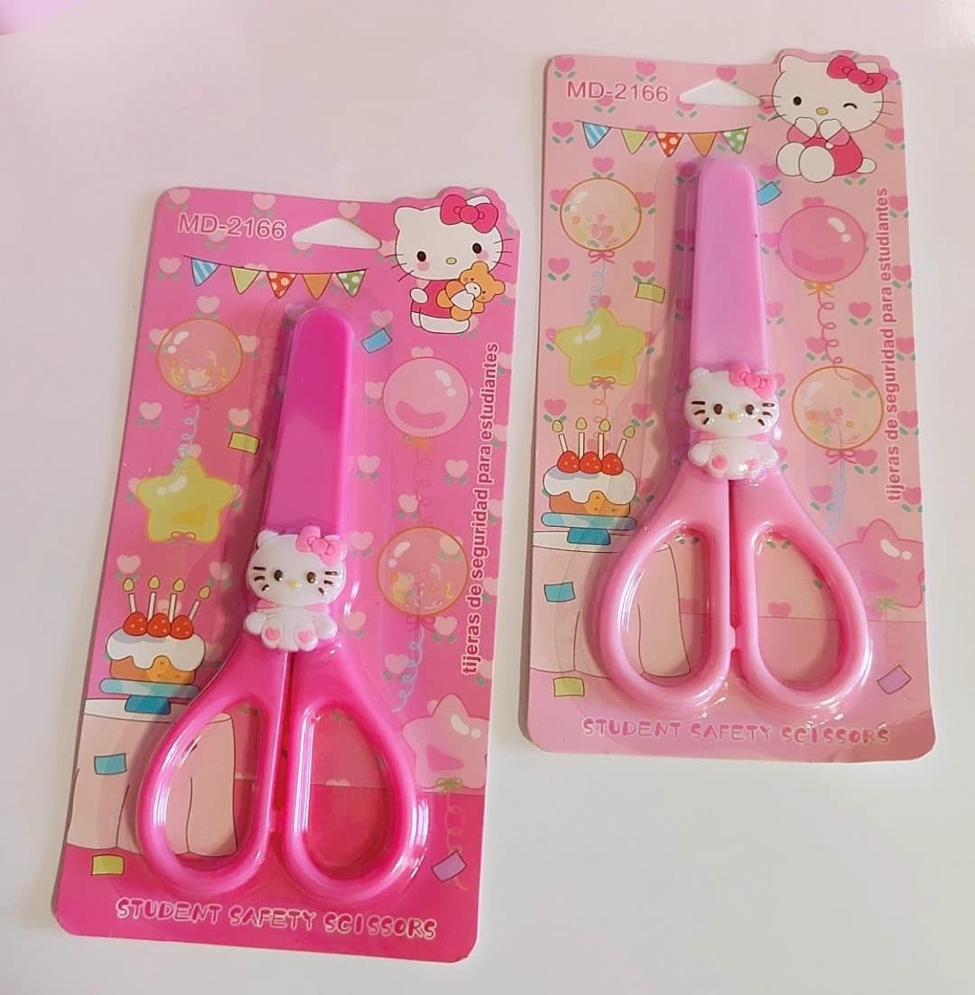 TESOURA .:Hello Kitty